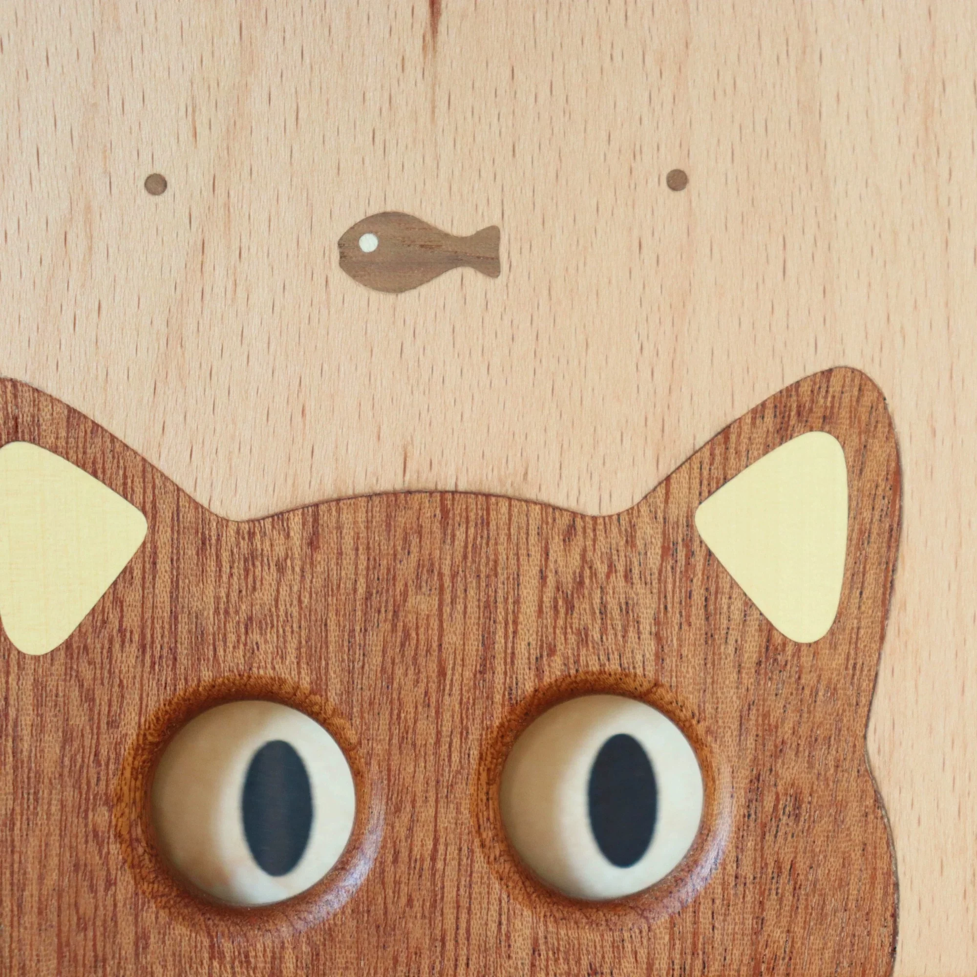 Hand-carved Creative Kitten Eye-Tracking Wooden Clock - Image 3