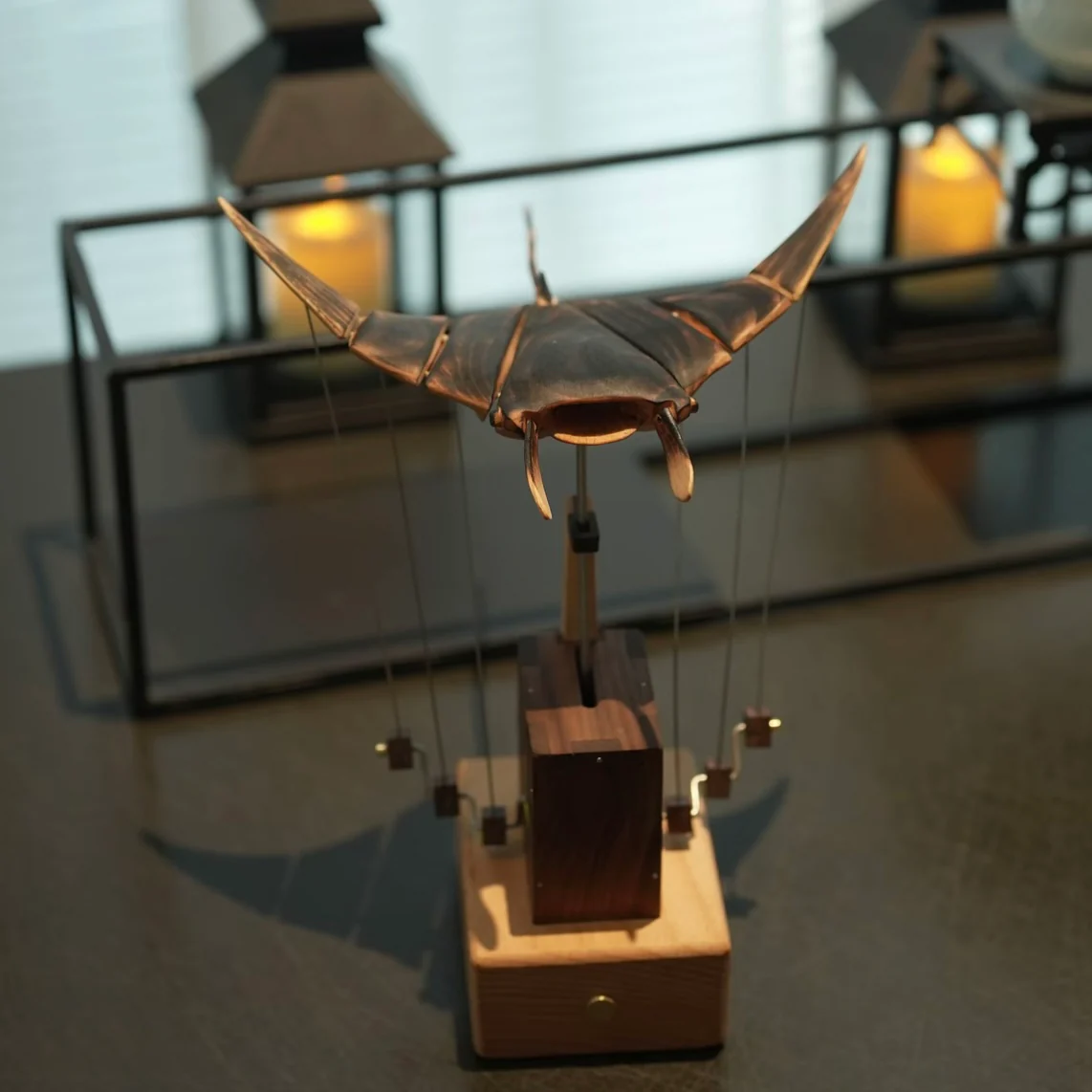 Original Handcrafted Wooden Manta Ray Automata – Smooth Gliding Motion Inspired by Ocean Grace - Image 5