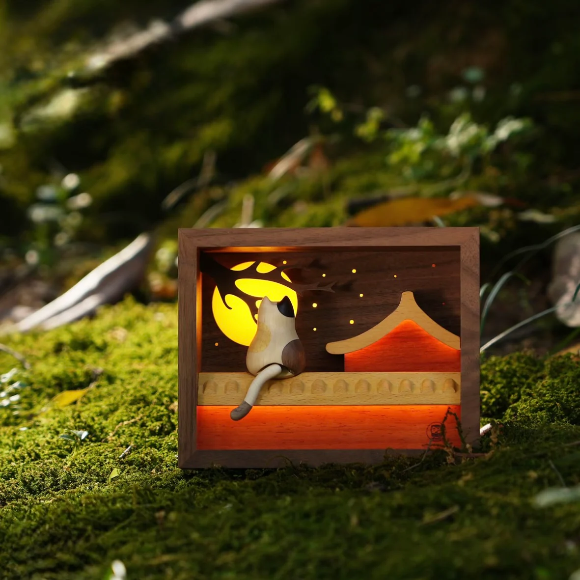 Moonlight Rooftop Cat – Handcrafted Wooden Night Light - Image 4