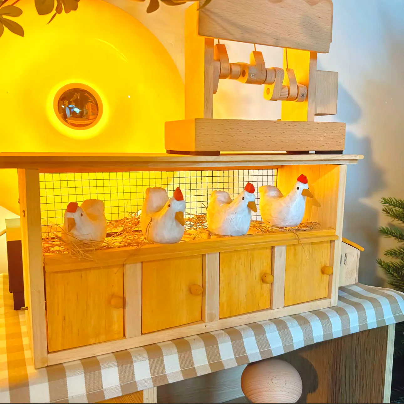 Original Handmade Wooden Chicken Coop Automata – Battery-Powered Kinetic Sculpture in Solid Beech Wood - Image 4