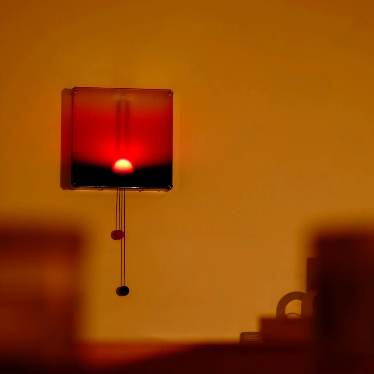 Original Kinetic Sunrise Lamp – Wall Light That Moves with the Sun - Image 3